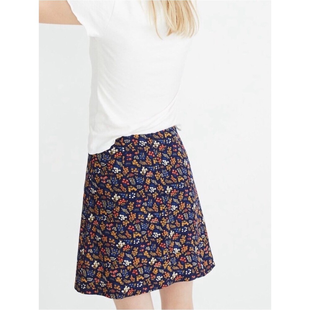 Madewell Navy Floral Faux Wrap Mini Skirt Button Detail Size 2 Cottagecore - Picture 2 of 10